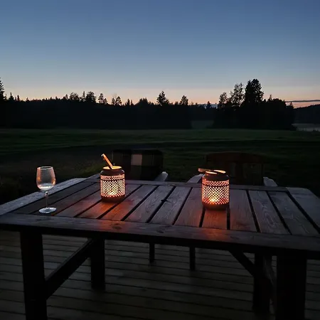 Torppa Jaervenrannalla Petaajarvi