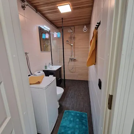 Torppa Jaervenrannalla *