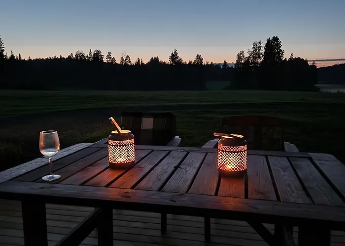 Torppa Jaervenrannalla Petaajarvi