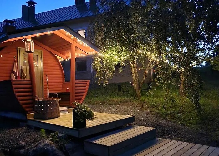 Torppa Jaervenrannalla * Petaajarvi