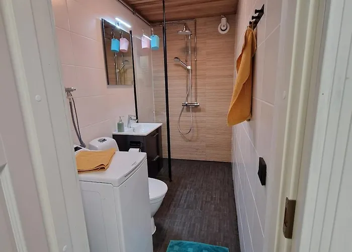 Torppa Jaervenrannalla *